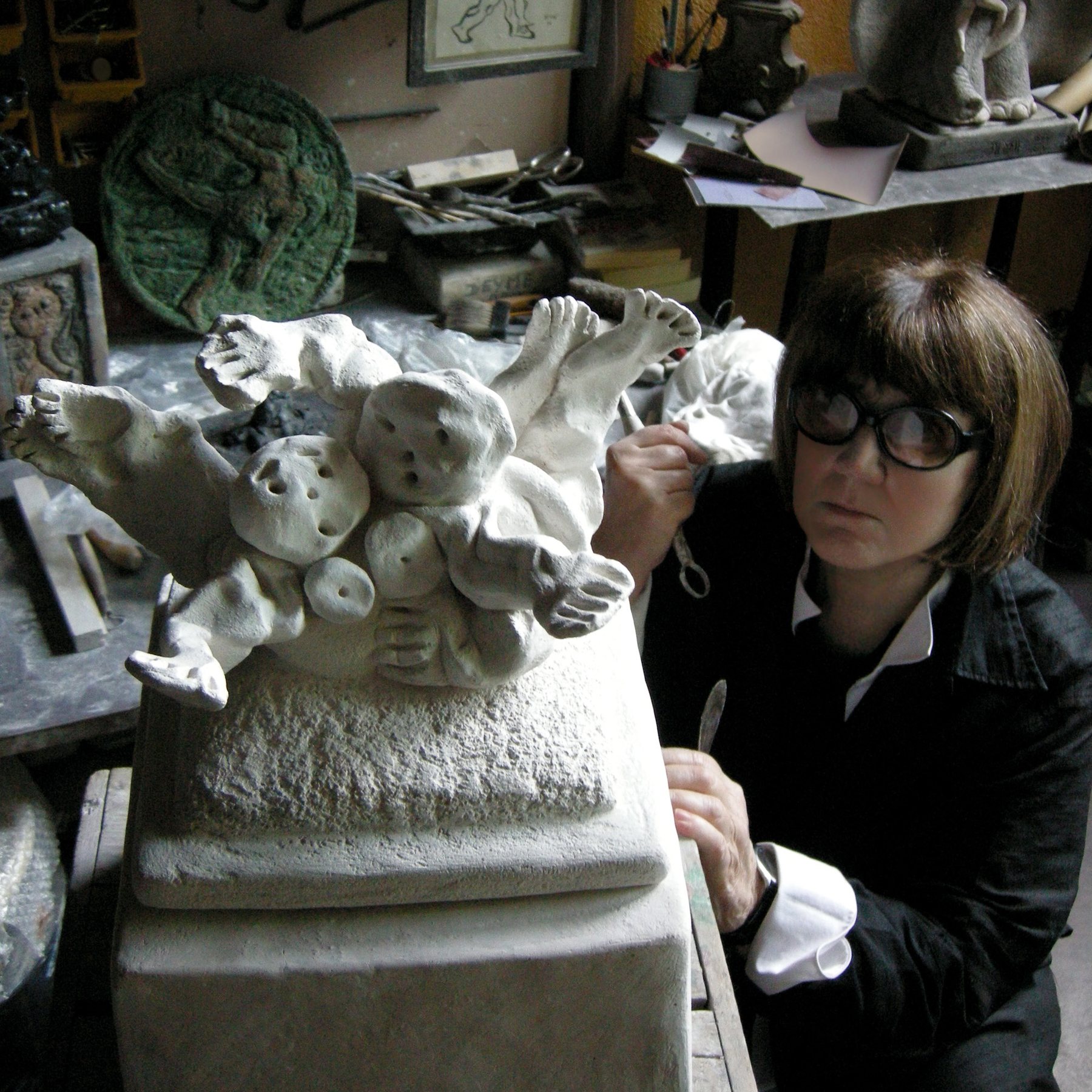Jacqueline Georges Deyme au travail dans son atelier